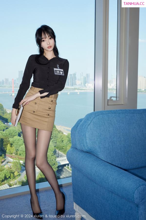 玥儿玥  [XiuRen]高清写真图 2024.10.18 No.9309 玥儿玥er 短裙黑丝第7张图片